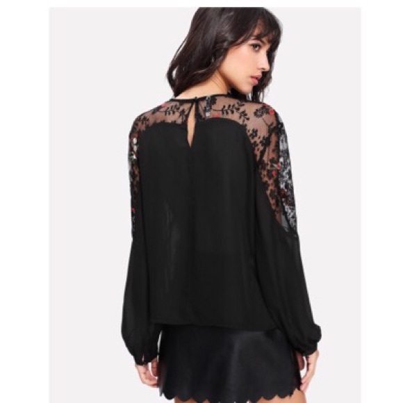 Embroidered Lace Yoke Keyhole Back Top...Sz: Large - Picture 3 of 4